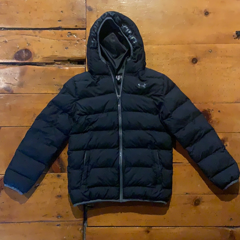 Youth L Under Armour Black Puffy Jacket